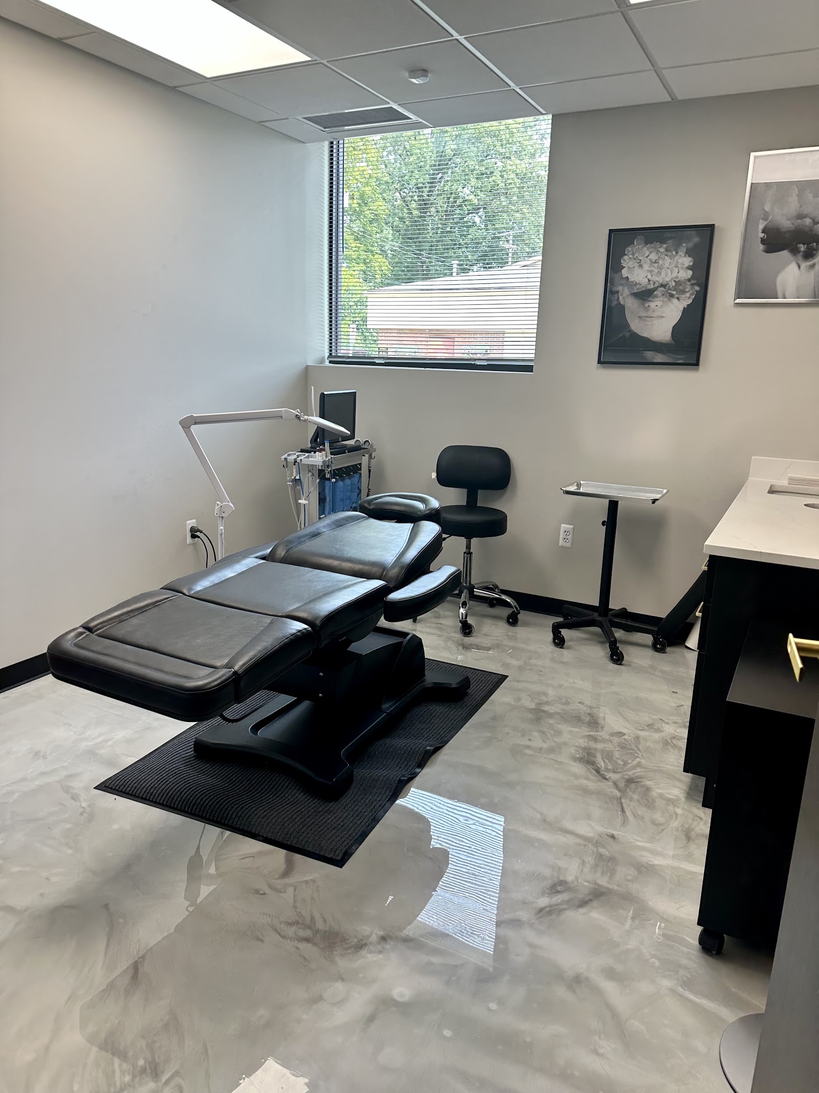 Ageless Image Aesthetic Services PLC — photo