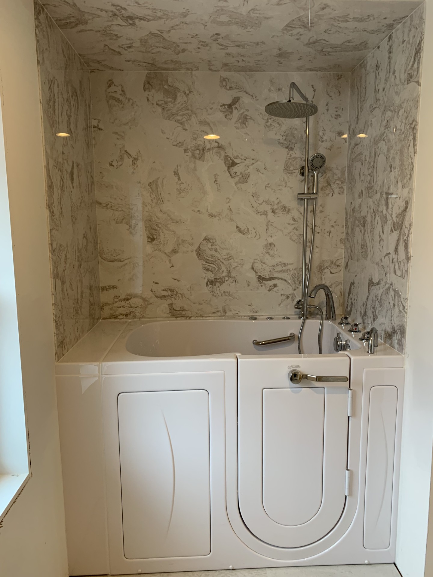 Marblecast of Michigan Kitchen and Bath in Oak Park