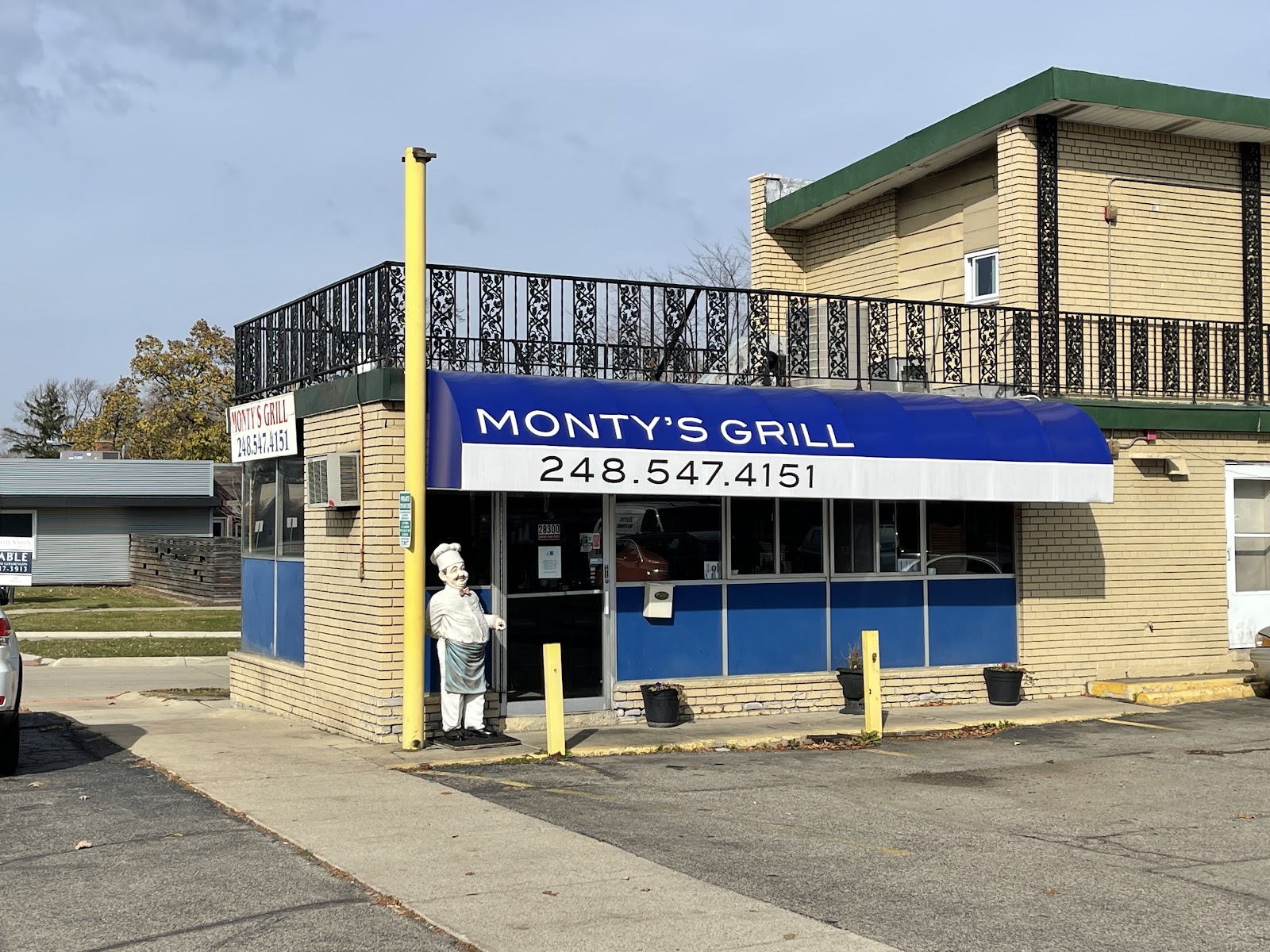 Monty's Grill in Royal Oak