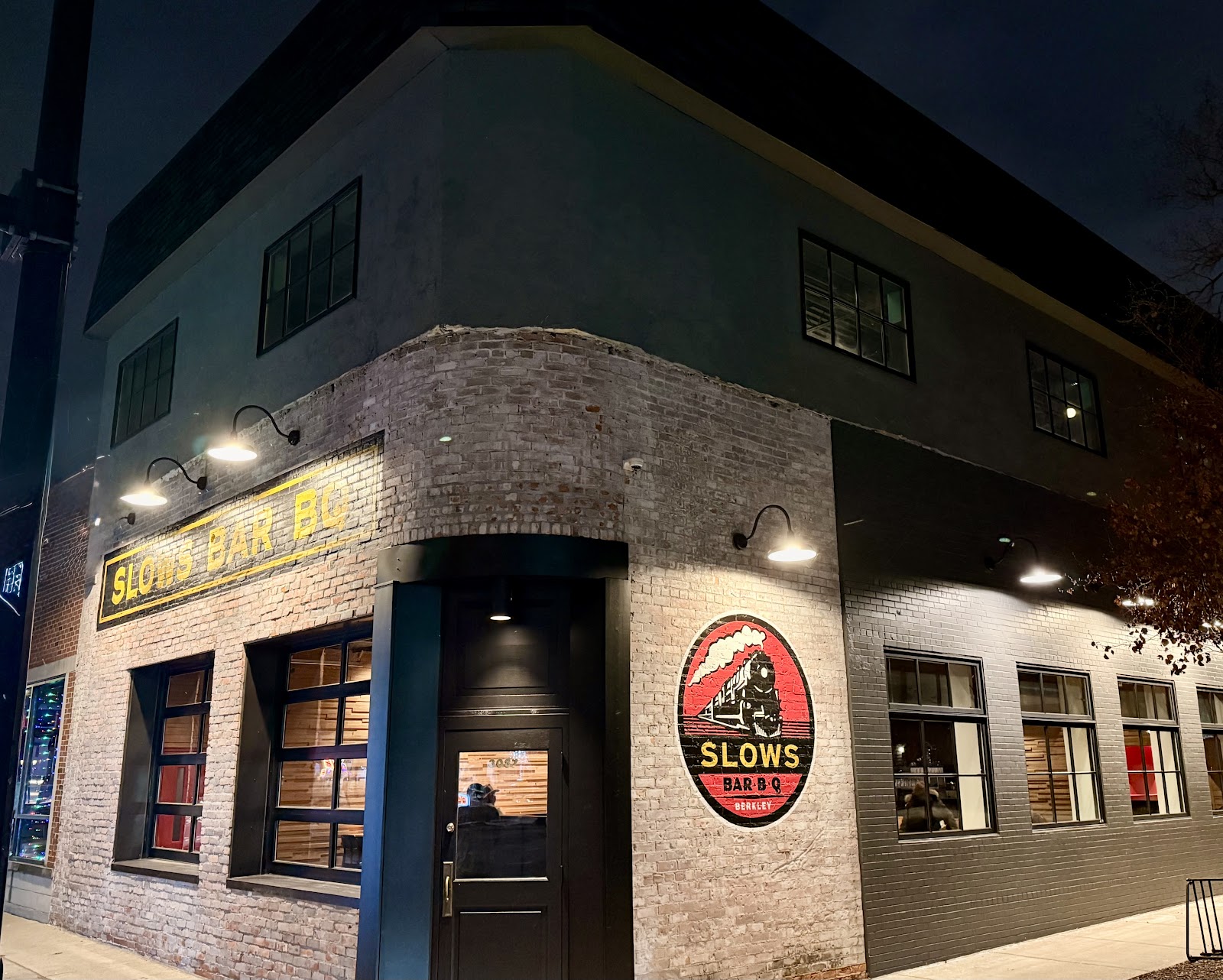 Slows Bar Bq Berkley — photo